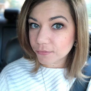 Meet your Posher, Felicia